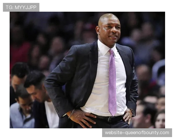 官方：雄鹿队主教练道格·里弗斯与球队达成多年续约协议